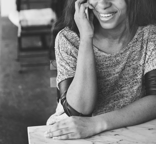 Afrikaanse Vrouw Praten Telefoon Originele Photoset — Stockfoto