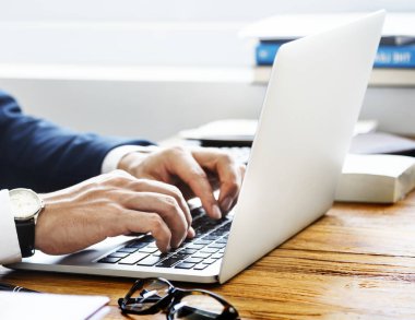 Office çekimi beyaz iş adamı