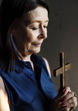 Çeşitli dini ateş 