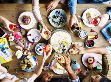 Arkadaşlar toplama birlikte bir çay partisi, özgün photoset