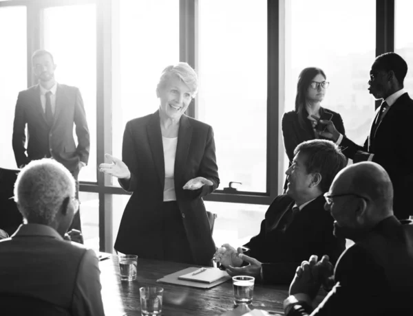 Trabalho em equipe de empresários — Fotografia de Stock