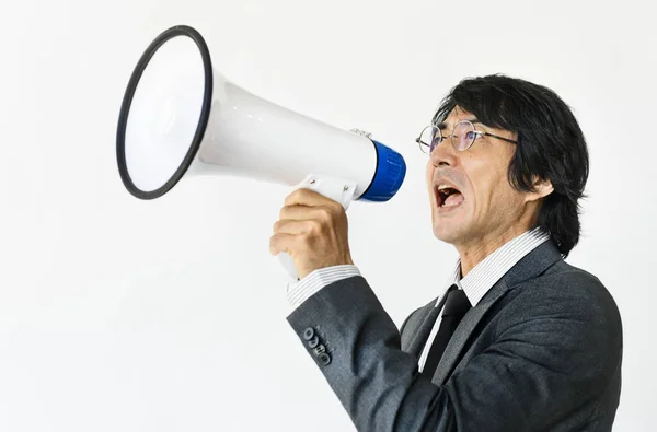 Azjatycki Biznes Człowiek Krzyczy Megafon — Zdjęcie stockowe