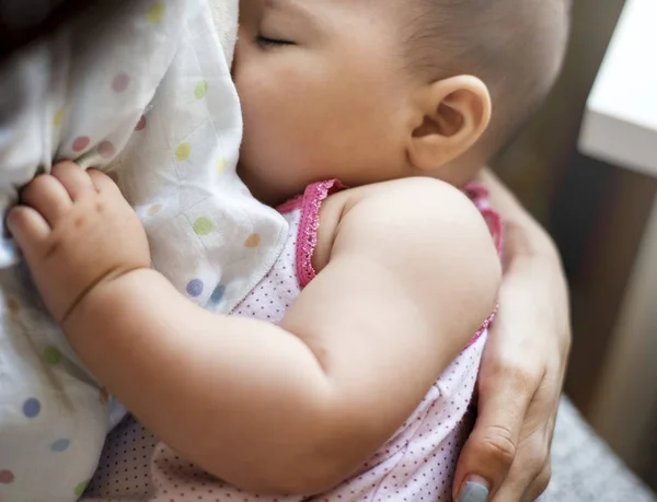 Moeder Het Voeden Van Haar Baby Origineel Photoset — Stockfoto