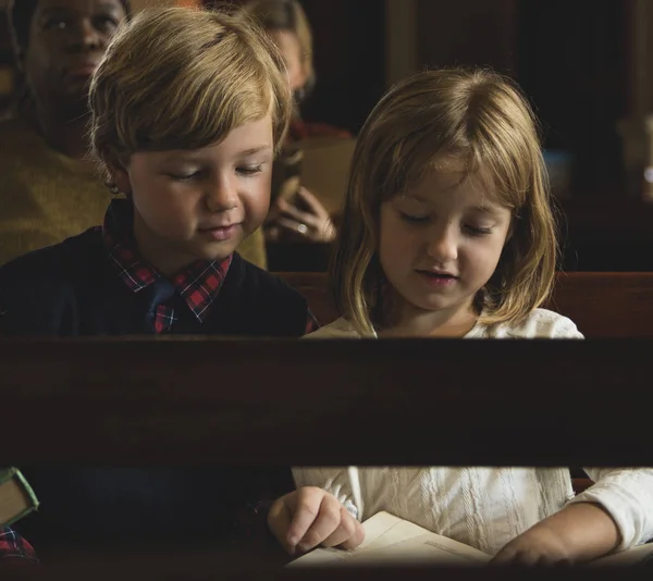 Enfants Intérieur Église Photoset Original — Photo