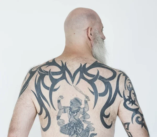 Татуированный Мужчина Позирует Студии Концепция Студийной Съемки — стоковое фото