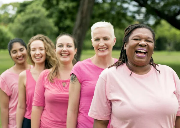 Mulheres Rindo Bonitas Camisas Cor Rosa Suporte Câncer Mama Caridade — Fotografia de Stock