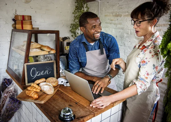 Gebak Winkel Partnerschap Praten Winkel Samen Originele Photoset — Stockfoto