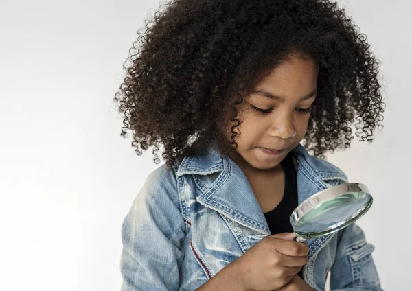 Kid Magnifying Glass Using Explore — Stock Photo, Image