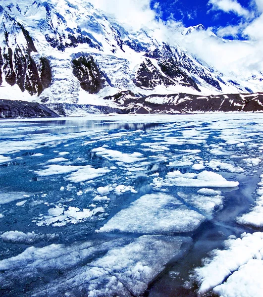 Lake tilicho im Himalaya — Stockfoto