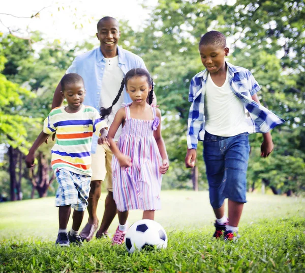 Afrikanska familj lycka Holiday — Stockfoto