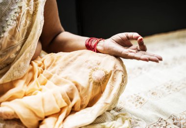 Meditasyon bir Hintli kadın, özgün photoset