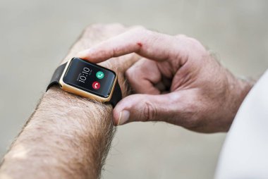 Yandan, özgün smartwatch closeup photoset