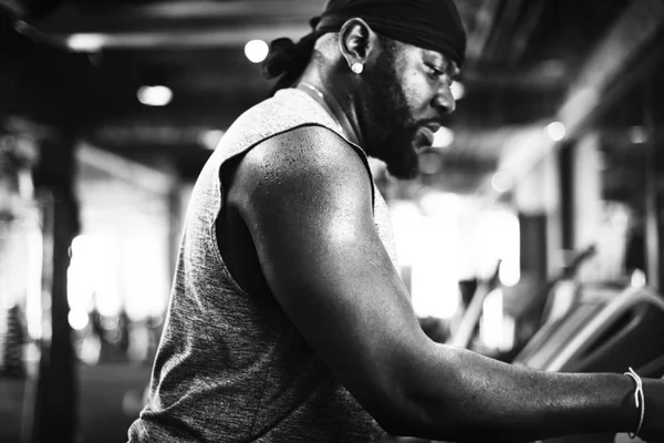 Hombre Africano Haciendo Ejercicio Gimnasio Fitness Fotoset Original — Foto de Stock