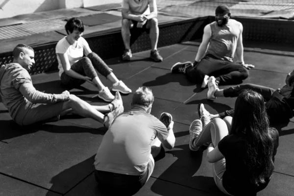 Menschen Entspannen Sich Nach Dem Sport Fitnessstudio Originelle Fotosets — Stockfoto