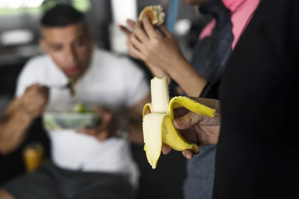 Pessoas Comendo Alimentos Saudáveis Photoset Original — Fotografia de Stock