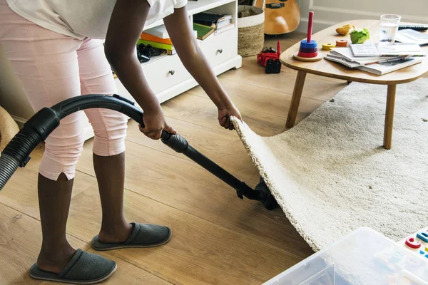 African Young Teen Girl Vacuuming Floor Carpet — Stock Photo, Image