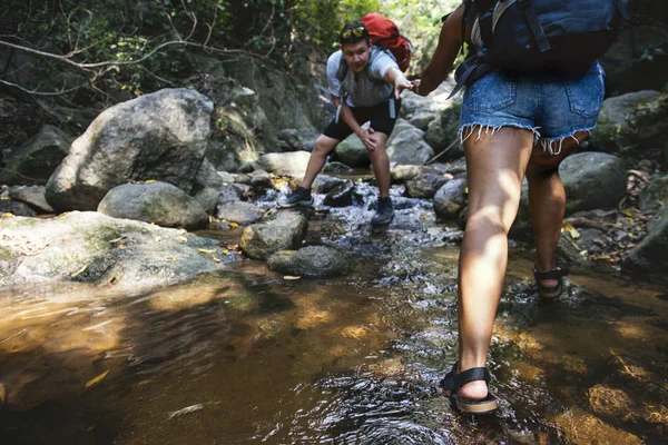 Young Couple Tourists Passing Creek Forest — Stock Photo, Image