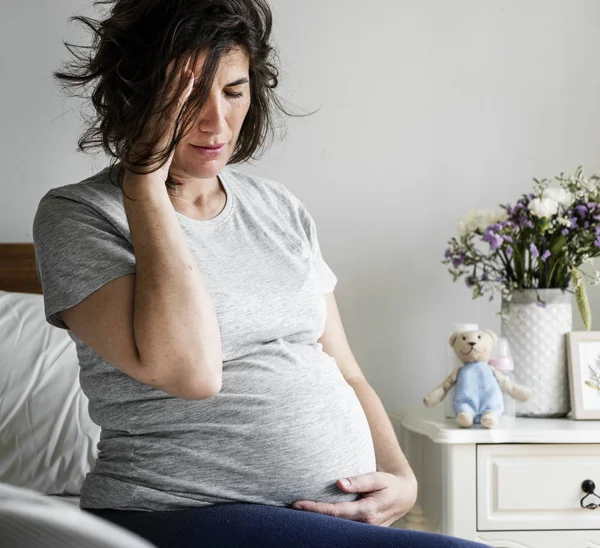Mujer Embarazada Con Dolor Cabeza — Foto de Stock