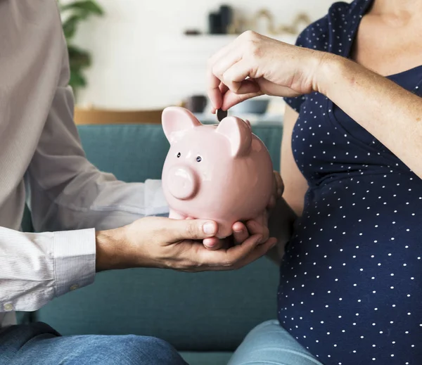 Family Saving Money Piggy Bank — Stock Photo, Image