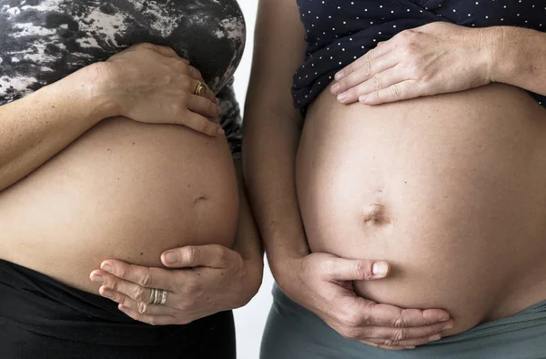 Zwangere Vrouwen Tonen Hun Buiken — Stockfoto