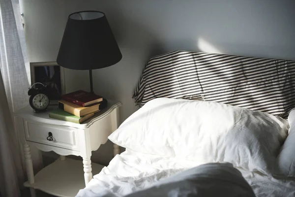 Interior Blanco Gris Acogedor Dormitorio — Foto de Stock