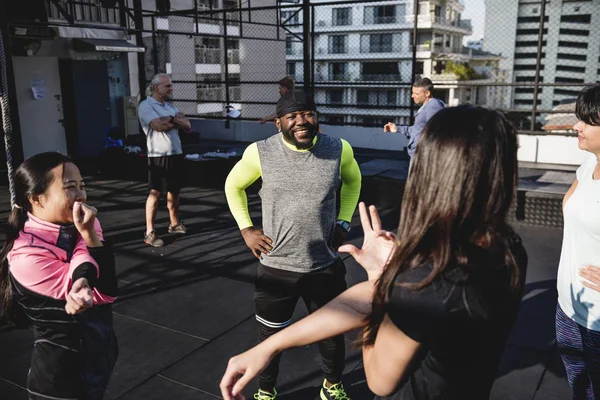 Diversas Personas Que Hacen Ejercicio Aire Libre —  Fotos de Stock