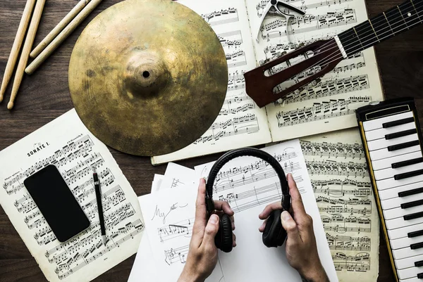 Man Working Musical Notes — Stock Photo, Image