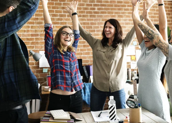 Business Team Handen Verhoogd Met Succesvolle — Stockfoto