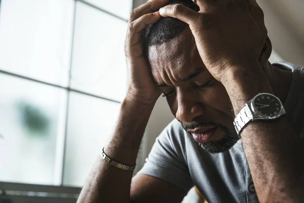 African Man Holding Head Pain Hands — Stock Photo, Image