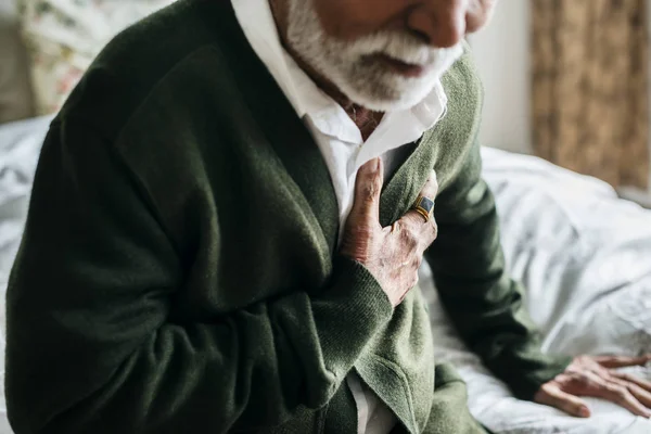 Пожилой Индиец Проблемами Сердцем — стоковое фото