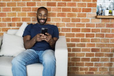 cep telefonu kullanan kişiler