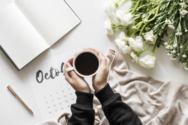 Takvim en az stili kullanan kadın