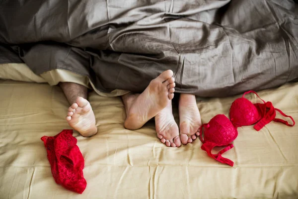 Kavram Birlikte Yatakta Yatarken Çift Seks — Stok fotoğraf
