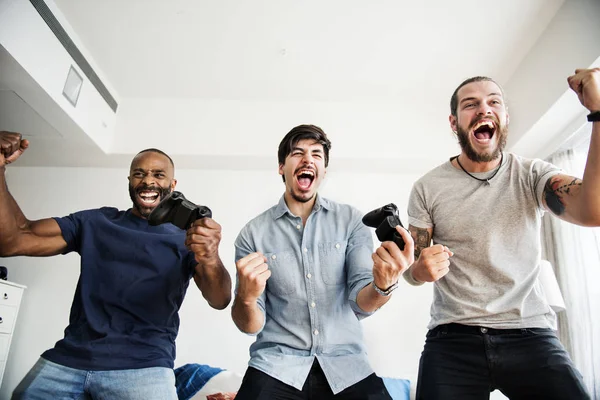 Vänner Som Spelar Spel — Stockfoto