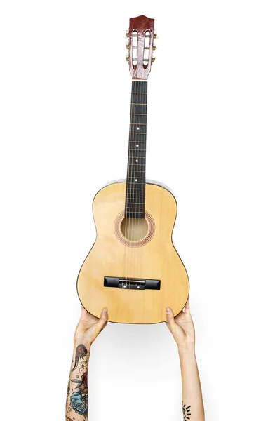 Dos Manos Sosteniendo Guitarra Acústica Madera —  Fotos de Stock