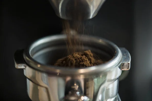 Closeup Fresh Grinding Coffee — Stock Photo, Image