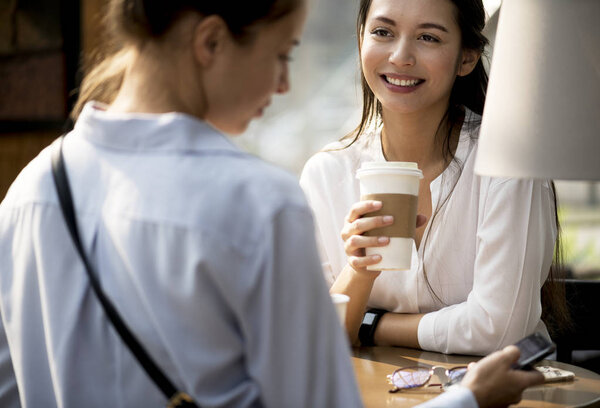 Women Enjoy Some Morning Coffee — Stock Photo, Image