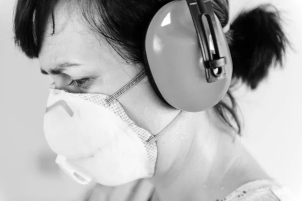 Woman Wearing Ear Protection — Stock Photo, Image