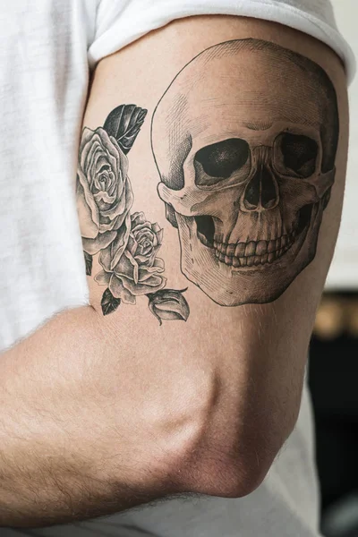 Närbild Tatuering Arm Man — Stockfoto