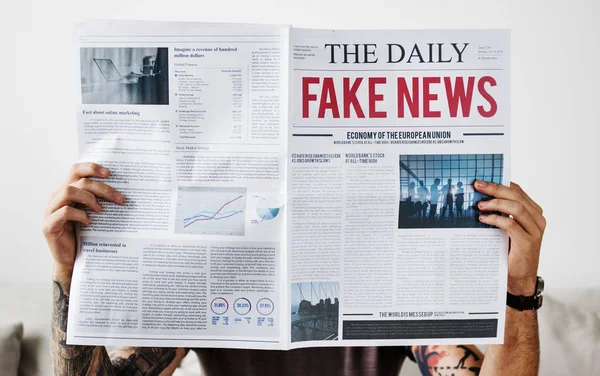 Fake News Schlagzeile Einer Zeitung — Stockfoto