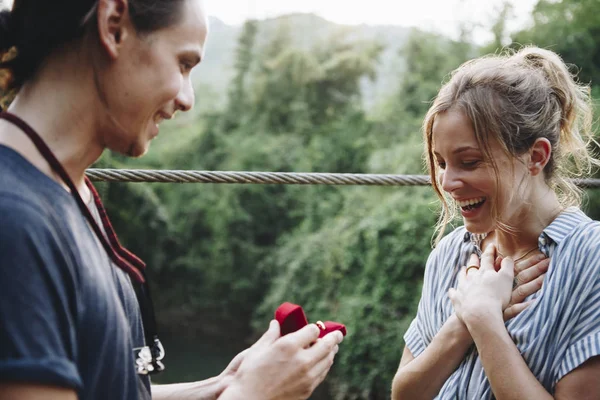 Homem Casamento Para Sua Namorada — Fotografia de Stock