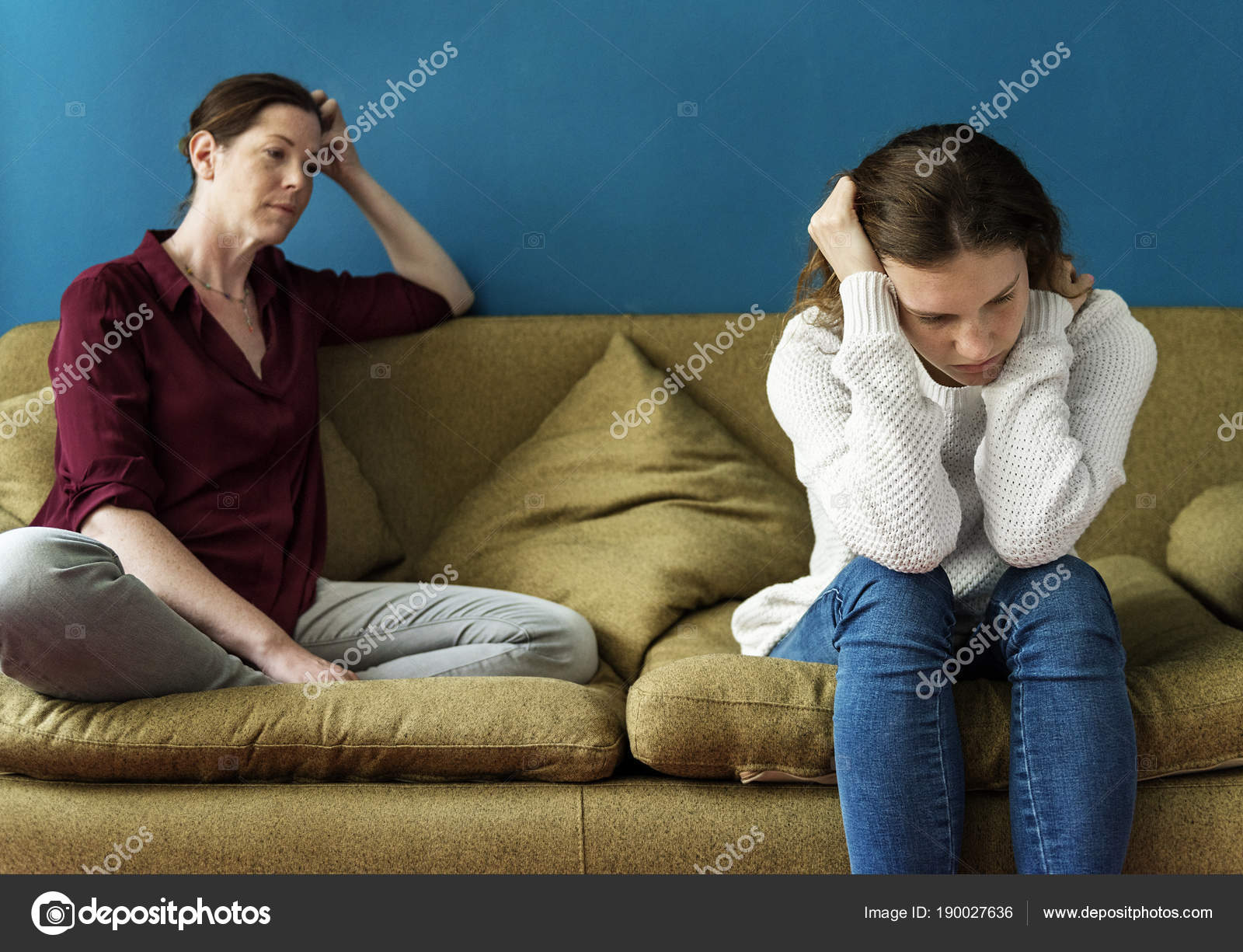 Поссорюсь с ним. Стих про ссору с мужем. Люди ругаются. Мы обижаемся ссоримся и злимся лишь. Высказывания о ссоре с любимым.