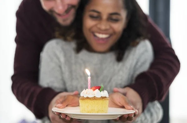 Mujer Celebrando Cumpleaños Con Pastel —  Fotos de Stock