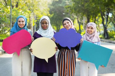 İslam kadın konuşma balonları holding grubu