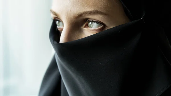 Nahaufnahme Eines Islamischen Frauenporträts — Stockfoto