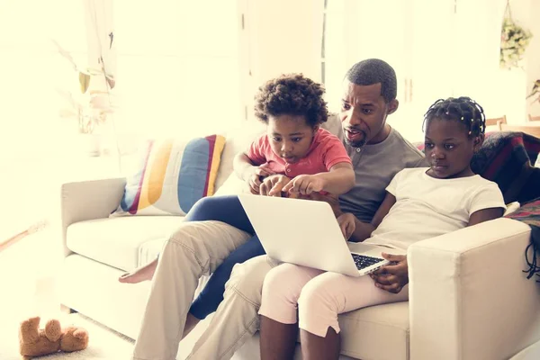 Famille Noire Passer Temps Ensemble — Photo