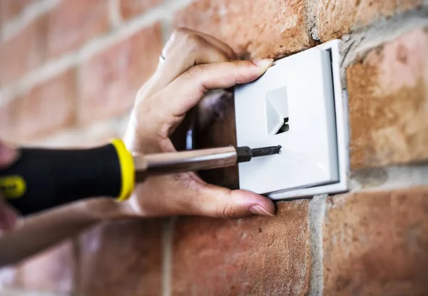 Close Van Installatie Van Schakelaar — Stockfoto