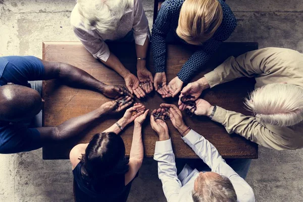 Grupo Mãos Diversas Palmas Apoio Círculo Juntos Teamwork Vista Aérea — Fotografia de Stock