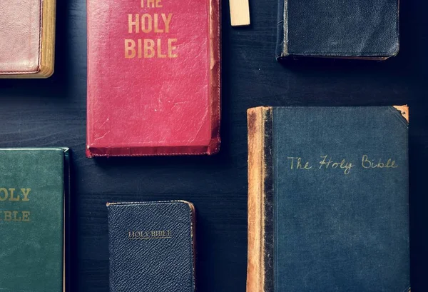 Divers Bijbel Boeken Tafel — Stockfoto