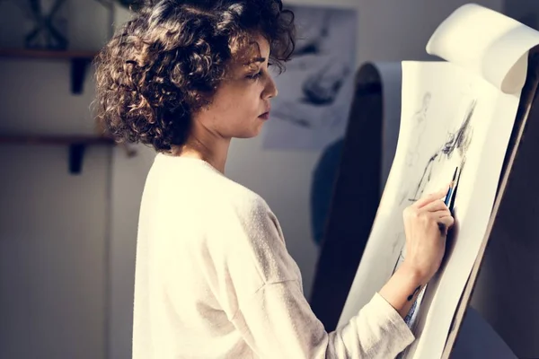 Woman Rysowanie Obrazu — Zdjęcie stockowe